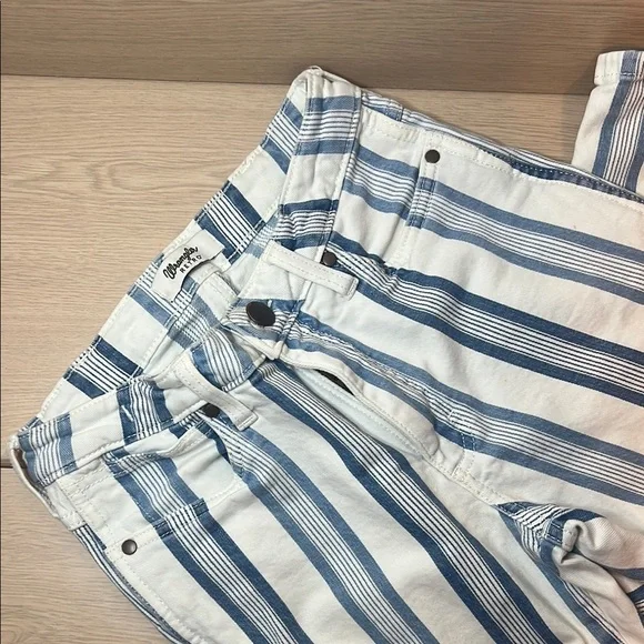 Women’s Wrangler retro striped Bailey high rise flare jean - Picture 5 of 10